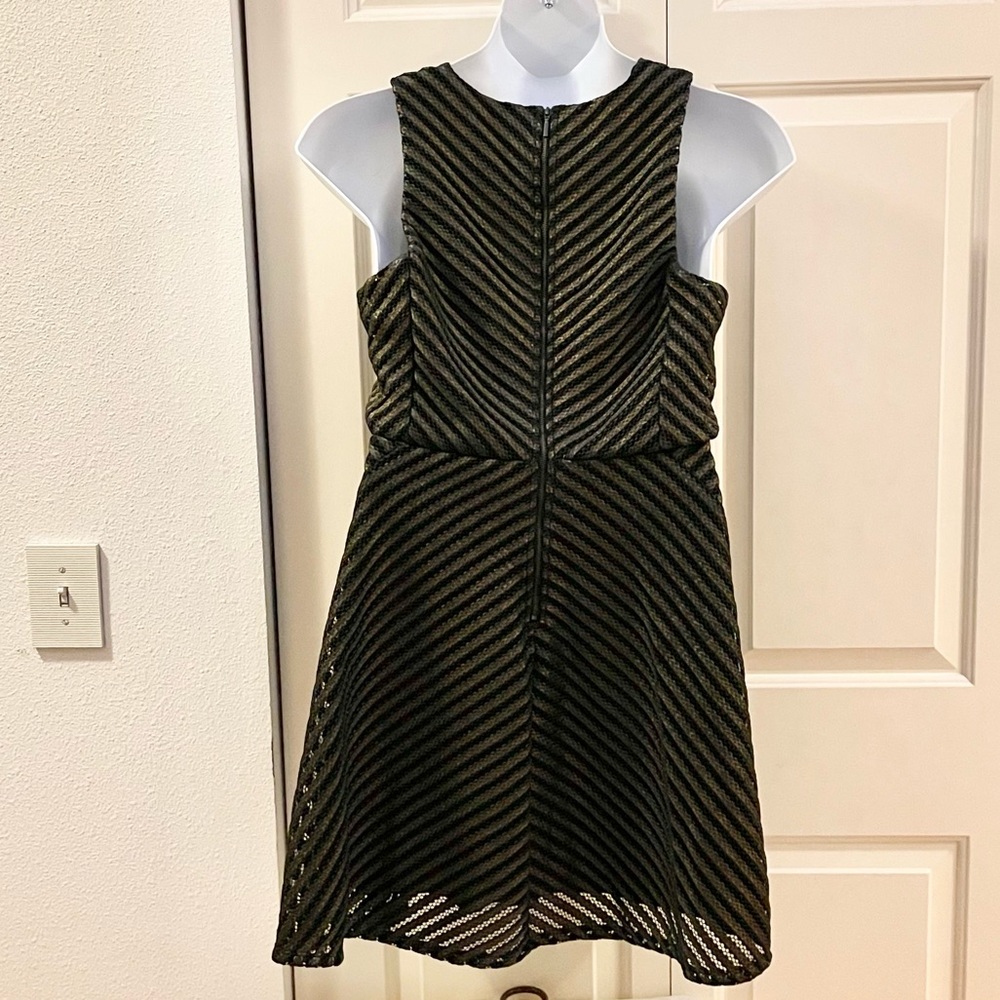 Mossimo fit and flare dress - Picture 5 of 10